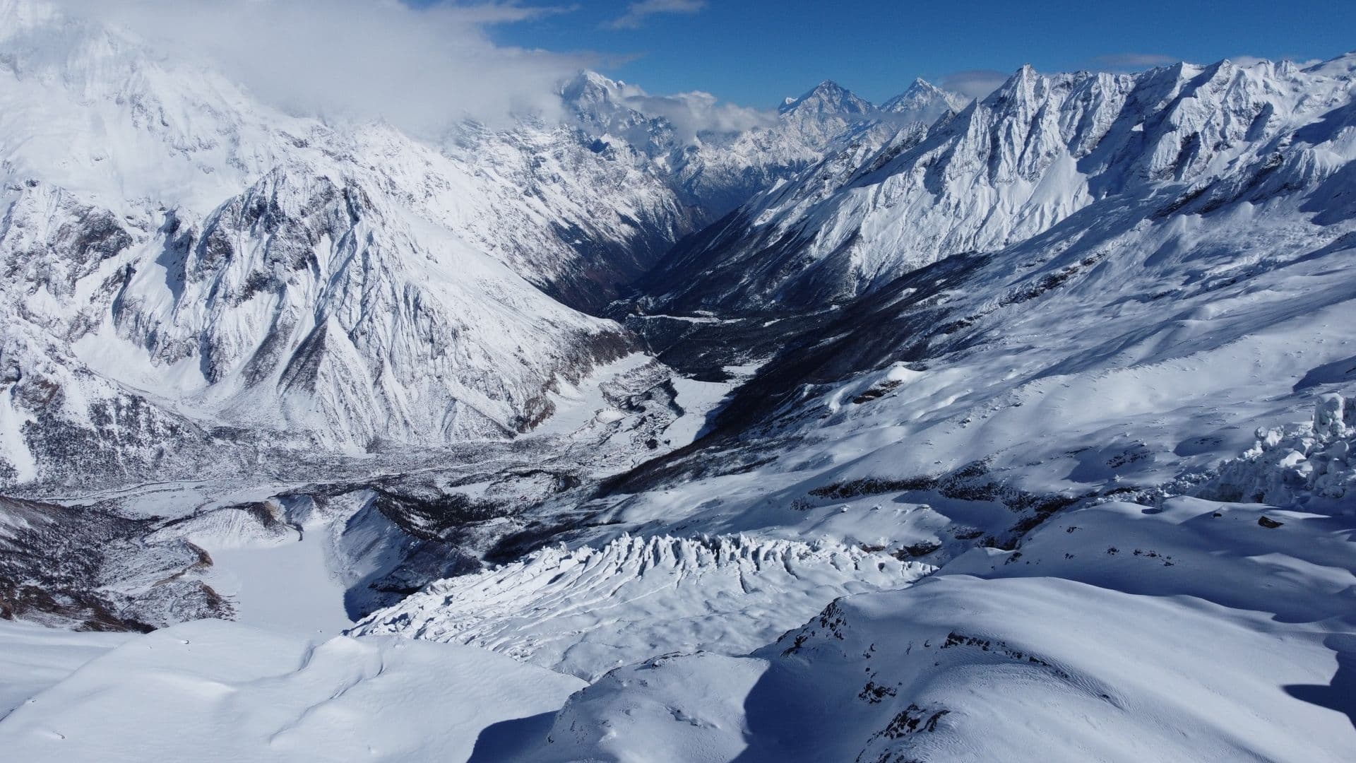 Manaslu Circuit Guide 2027: Itinerary, Cost, Permits & Difficulty
