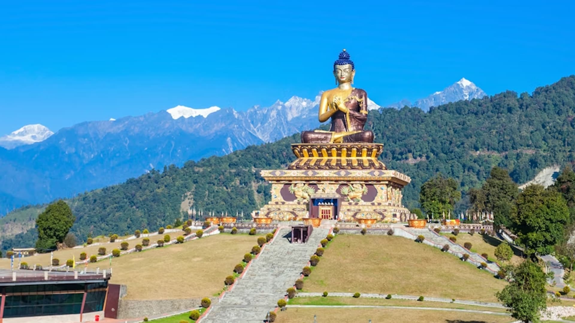 5 Nights 6 Days Bhutan Tour (Fly In & Fly Out)