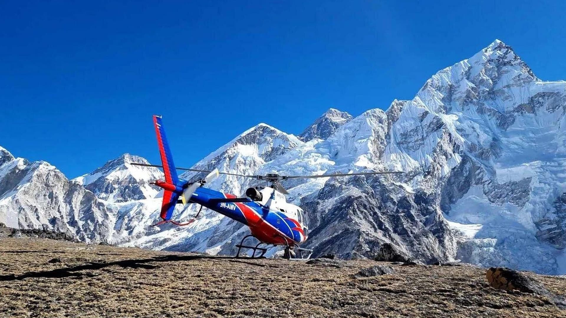 Everest Helicopter Tour: Land at Everest View Hotel