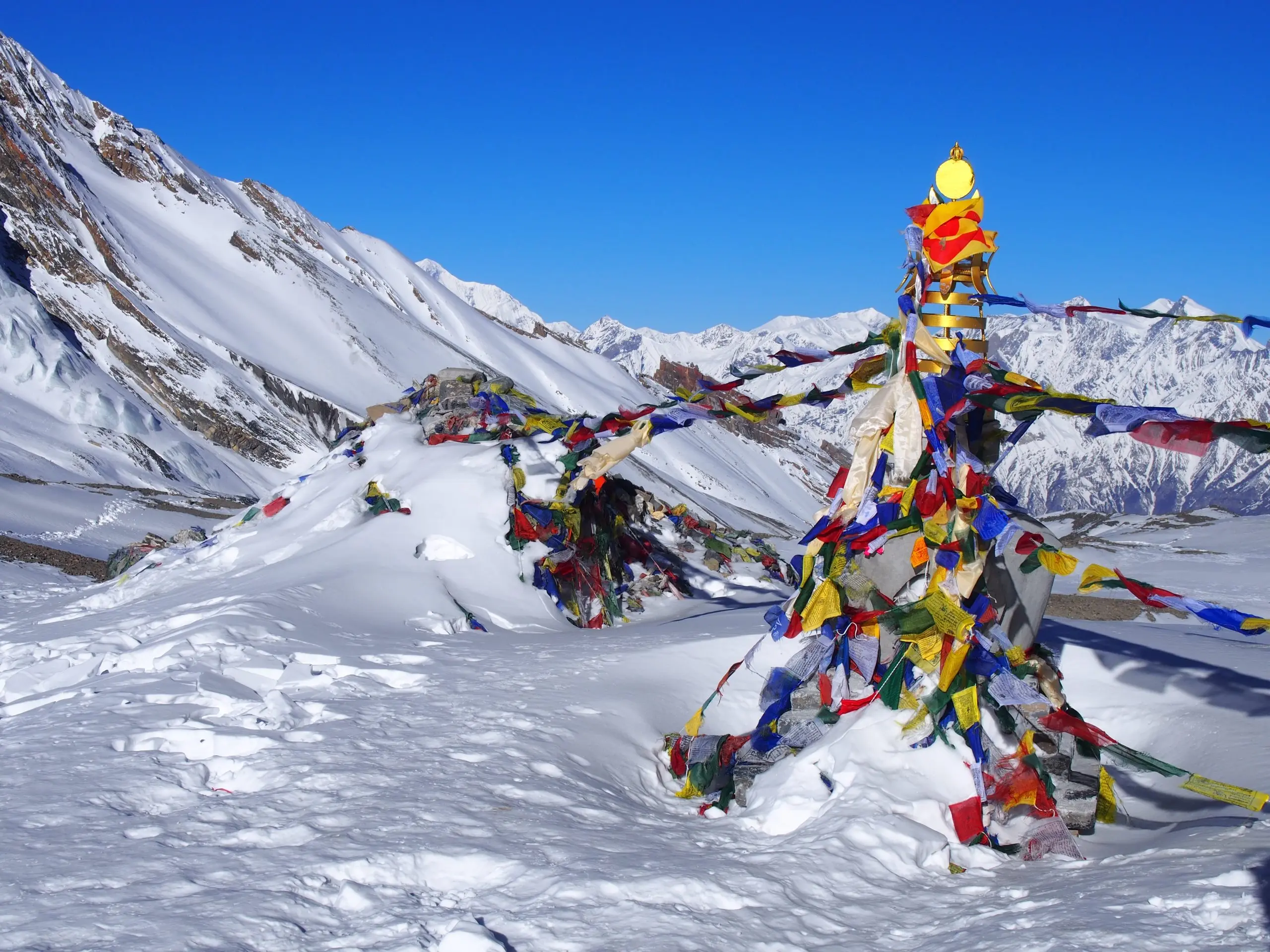 Annapurna Circuit Trek trail in Nepal trekking blogs